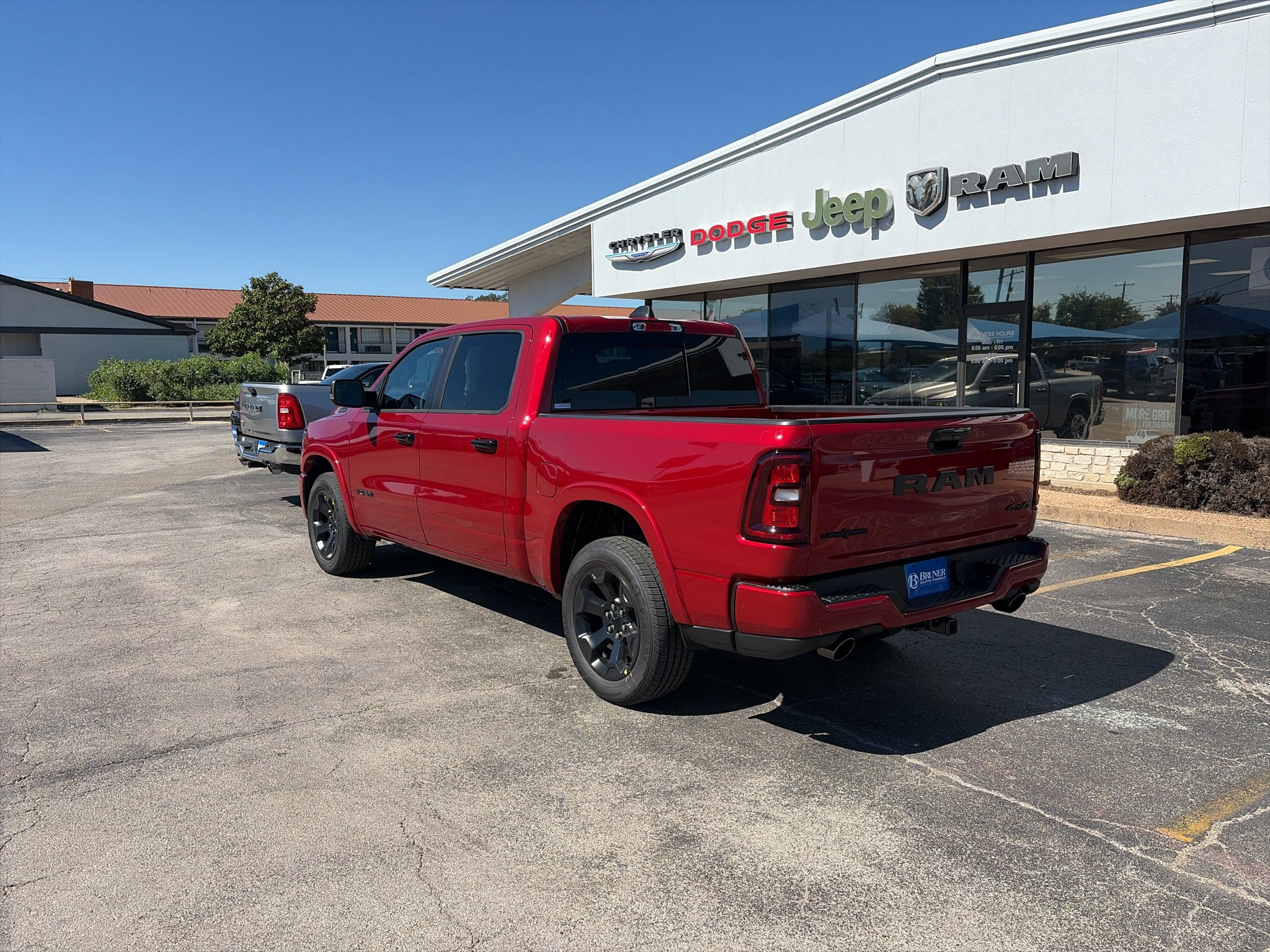 2027 RAM Ram 1500 RAM 1500 LONE STAR CREW CAB 4X4 5'7' BOX
