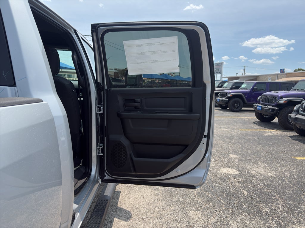 2026 RAM 2500 RAM 2500 TRADESMAN CREW CAB 4X4 6'4' BOX