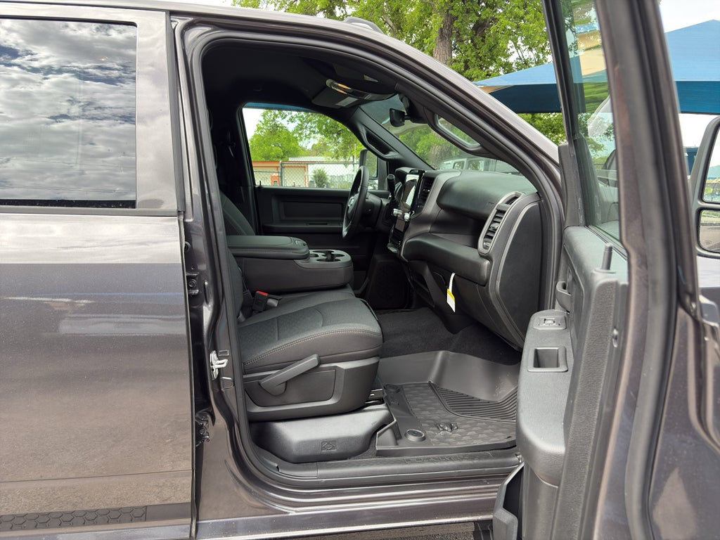 2026 RAM Ram 2500 RAM 2500 BLACK EXPRESS CREW CAB 4X4 6'4' BOX