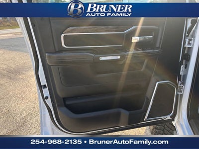 2019 RAM 2500 Laramie Crew Cab 4x4 6'4' Box