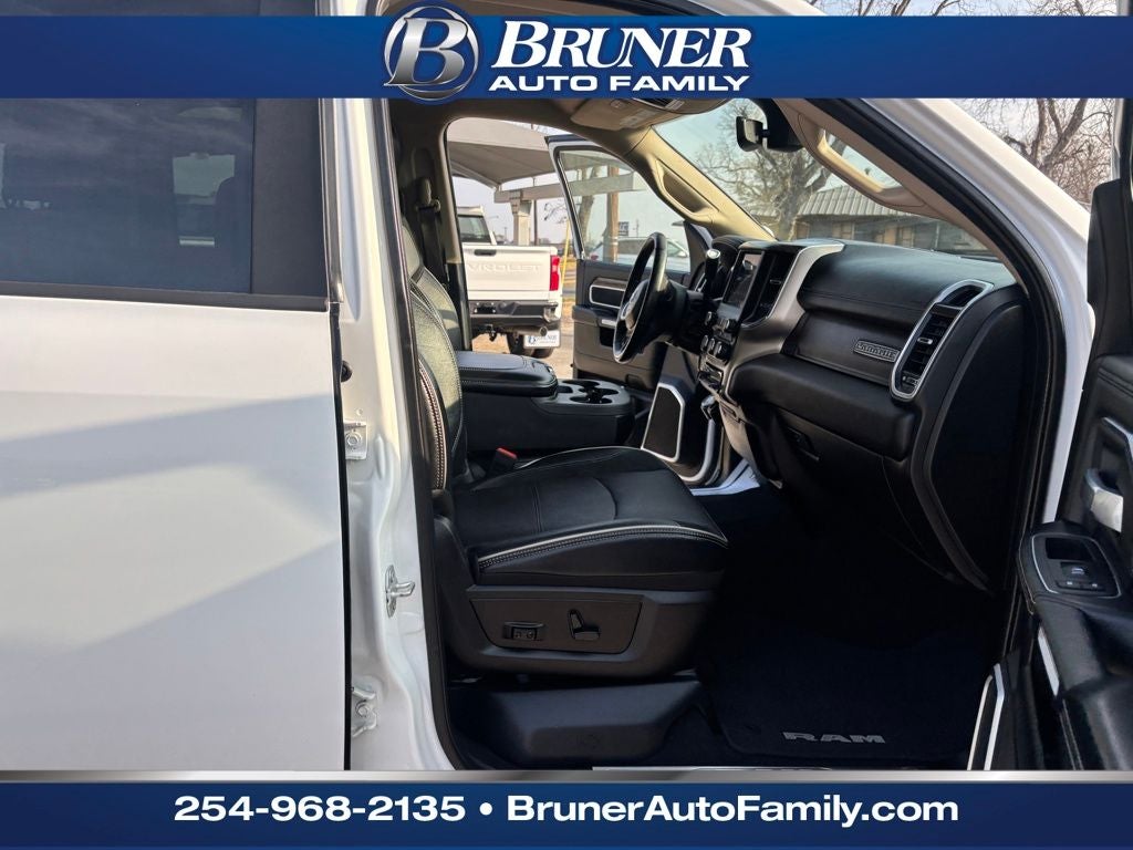 2019 RAM 2500 Laramie Crew Cab 4x4 6'4' Box