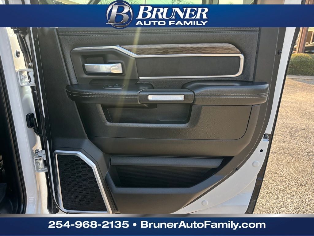 2019 RAM 2500 Laramie Crew Cab 4x4 6'4' Box