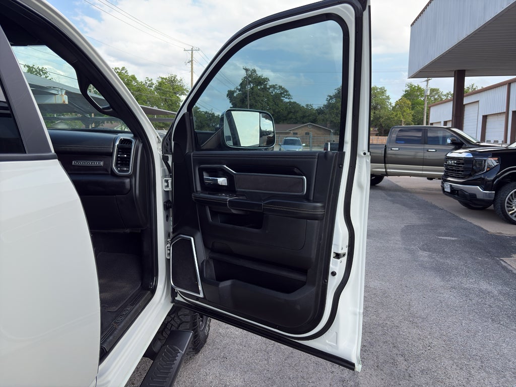 2022 RAM 2500 Laramie Crew Cab 4x4 6'4' Box