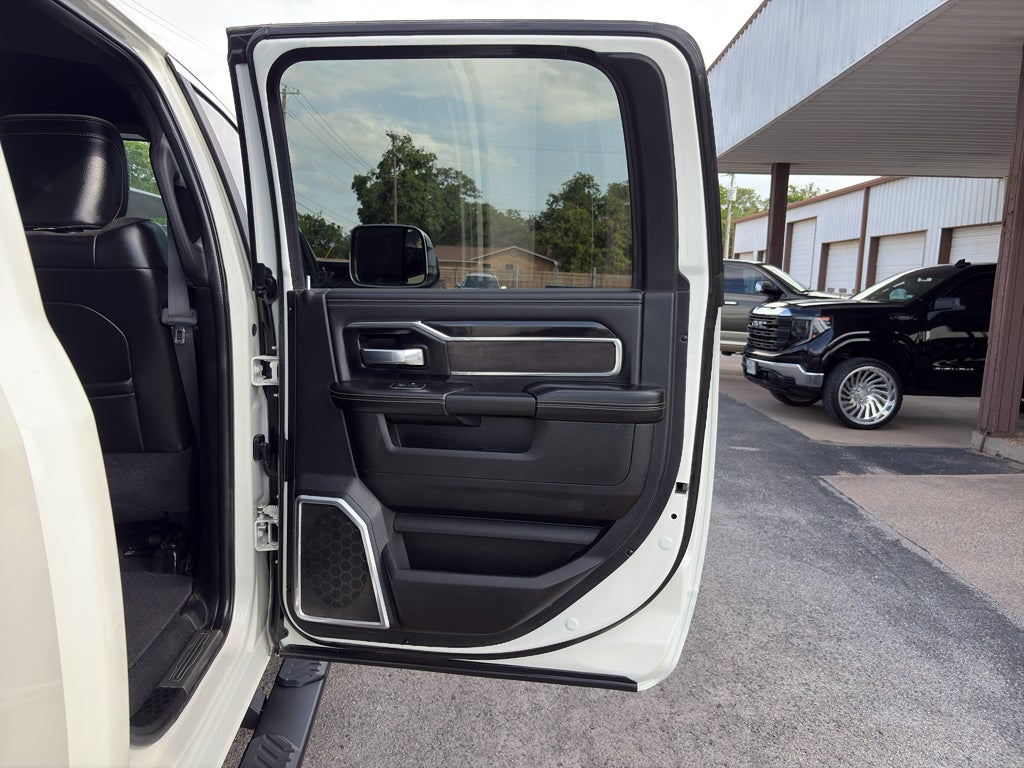 2022 RAM 2500 Laramie Crew Cab 4x4 6'4' Box