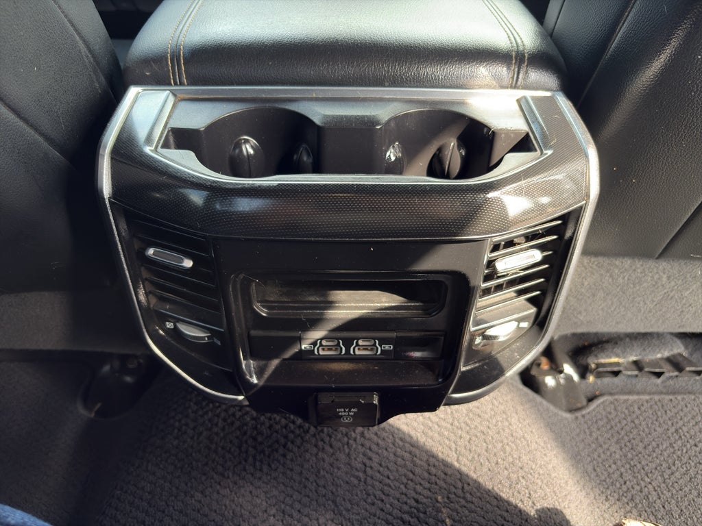 2022 RAM 2500 Laramie Crew Cab 4x4 6'4' Box