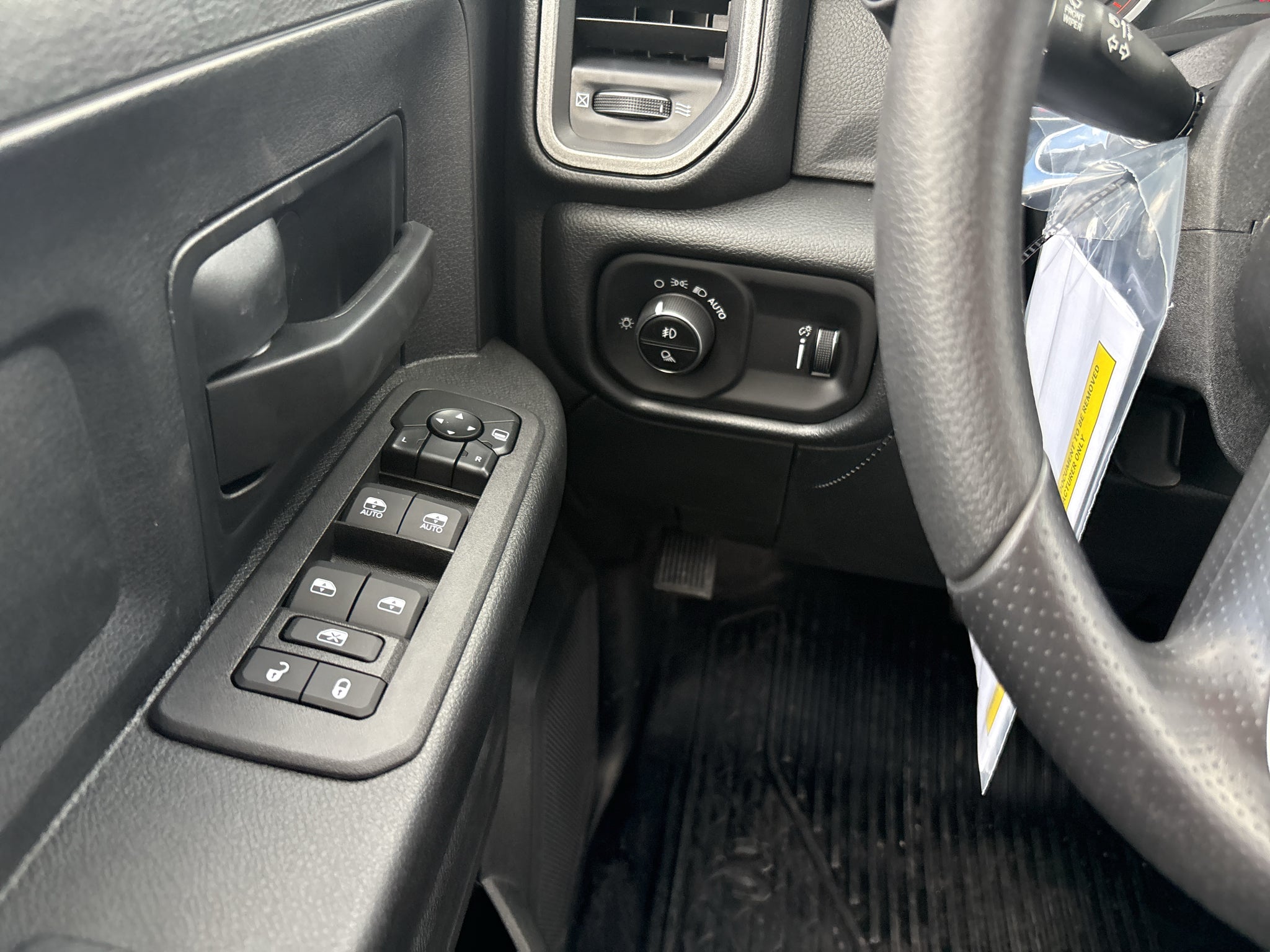 2027 RAM Ram 3500 Chassis Cab RAM 3500 TRADESMAN CREW CAB CHASSIS 4X4 60' CA