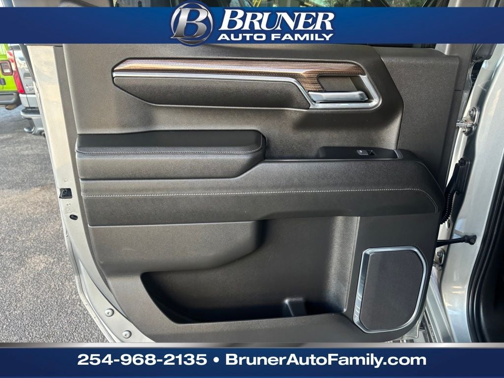 2023 Chevrolet Silverado 1500 4WD Crew Cab Standard Bed LT