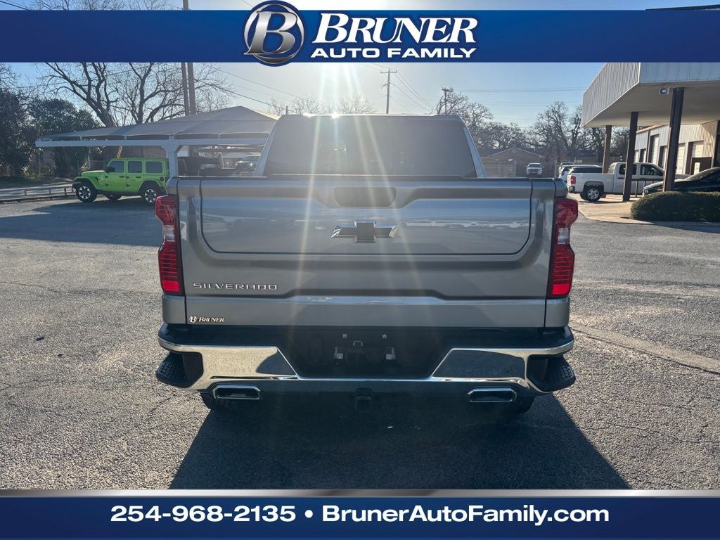 2023 Chevrolet Silverado 1500 4WD Crew Cab Standard Bed LT