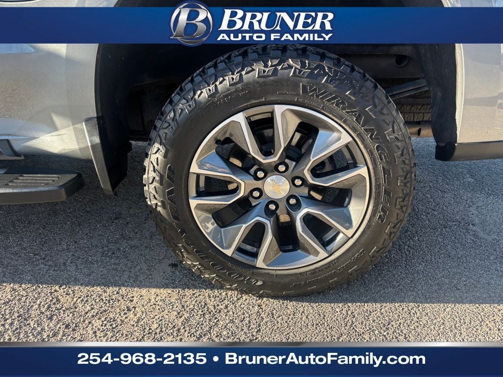 2023 Chevrolet Silverado 1500 4WD Crew Cab Standard Bed LT