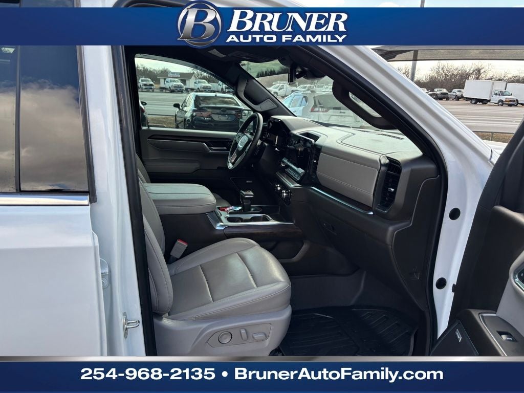 2023 GMC Sierra 1500 4WD Crew Cab Short Box SLT