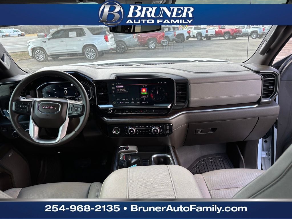 2023 GMC Sierra 1500 4WD Crew Cab Short Box SLT