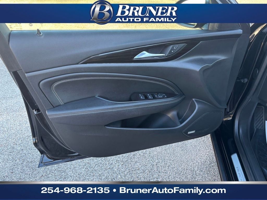 2019 Buick Regal Sportback AWD Essence