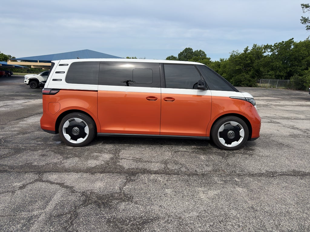 2025 Volkswagen ID. Buzz Pro S Plus with 4MOTION