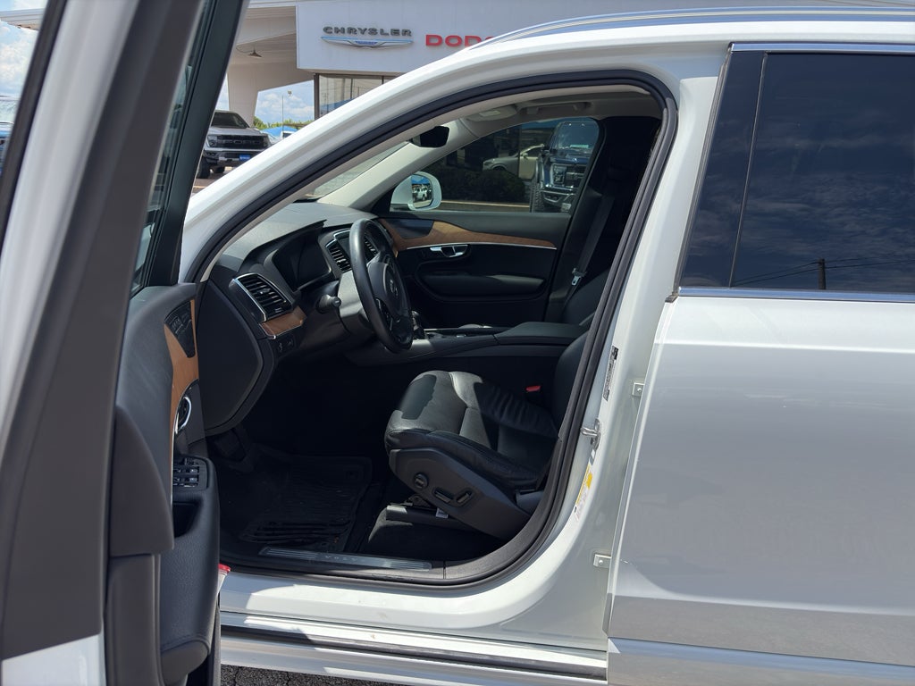 2021 Volvo XC90 T6 Momentum 6 Passenger