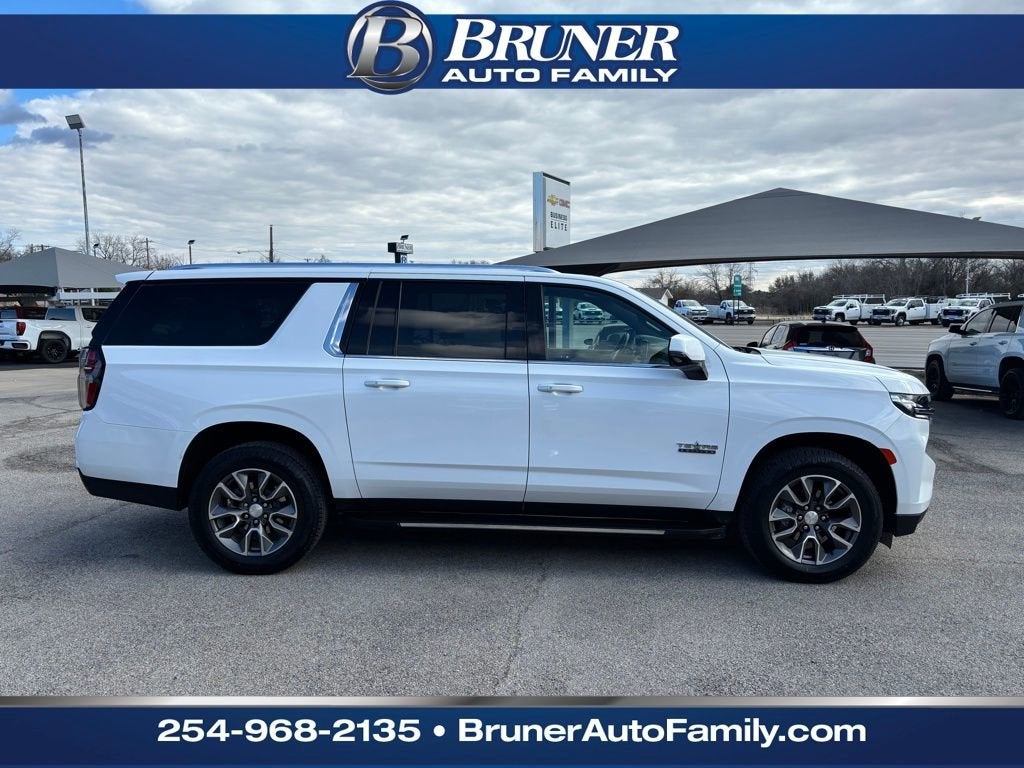 2023 Chevrolet Suburban LT