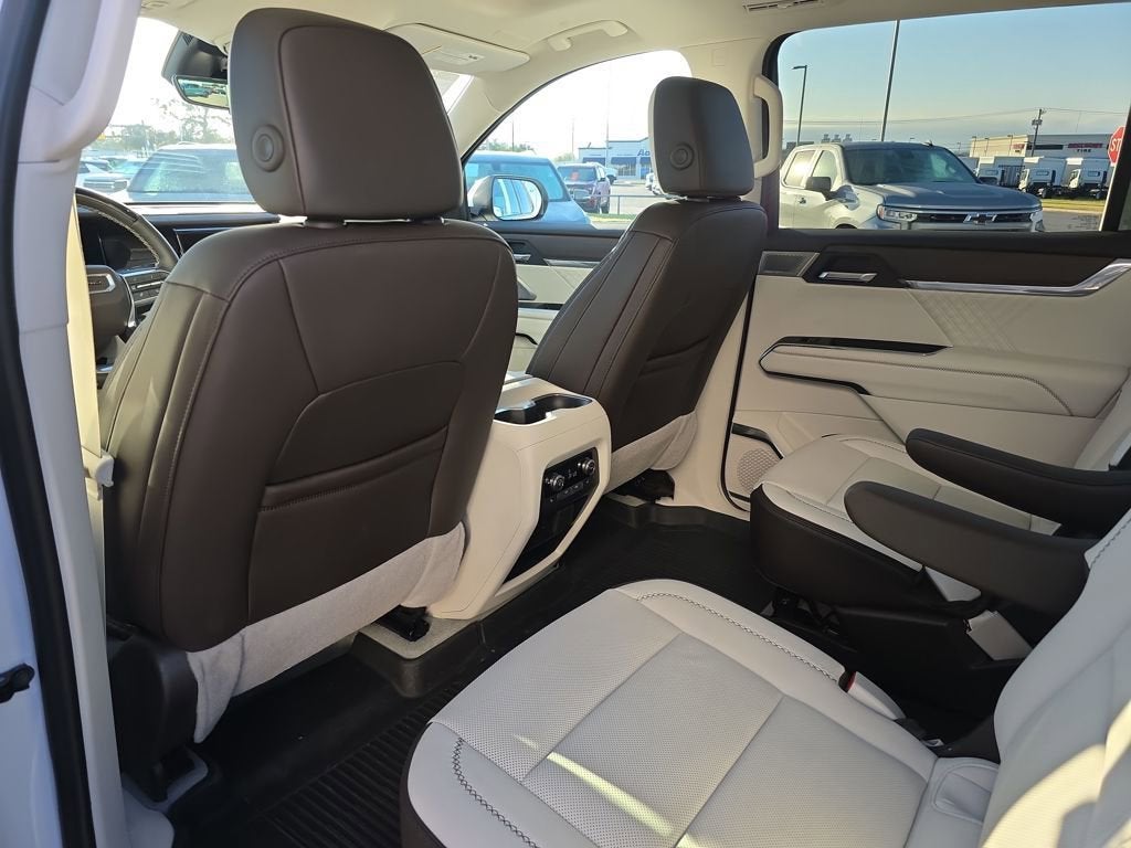 2024 GMC Acadia Denali