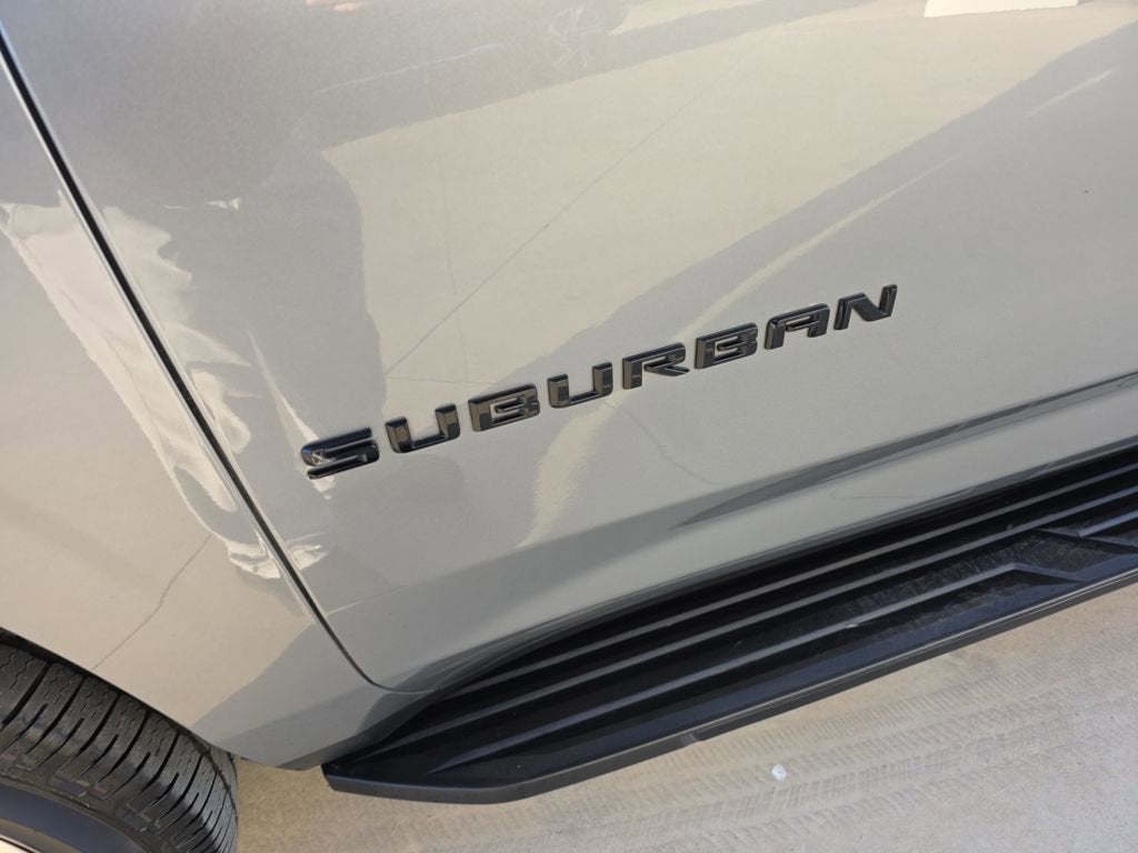 2023 Chevrolet Suburban RST